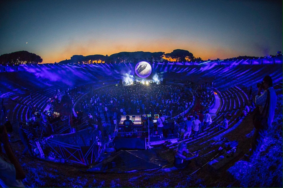 David Gilmour live at Pompeii