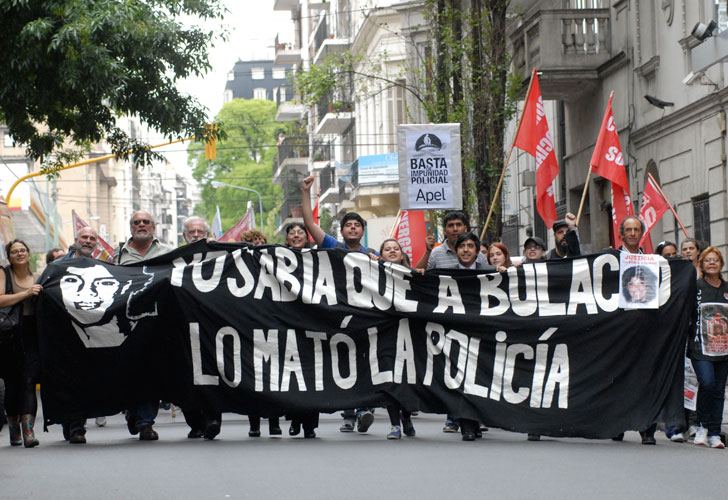 movilizacion-familiares-de-walter-y-de-otras-victimas-del-aparato-policial-se-concentraron-en-los-tribunales-de-la-calle-paraguay-0833-g1