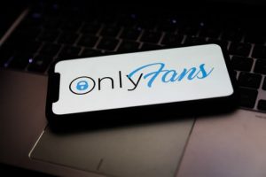 Un mundo de sensaciones: only fans, porno feminista y beboteo capitalista